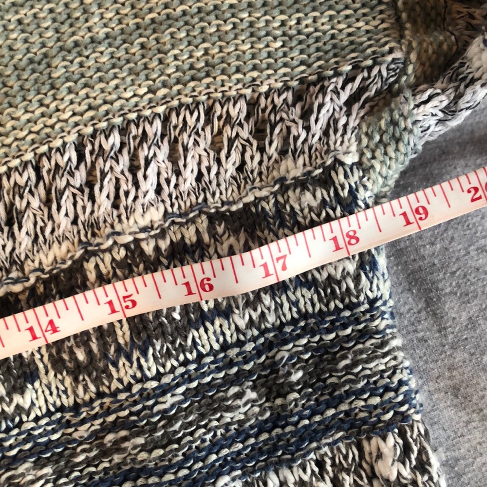 Limited Sweater - Picture 5 of 7